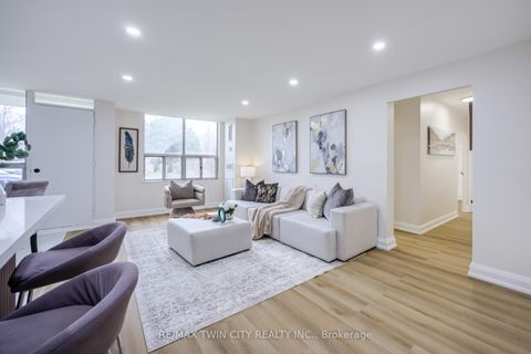 Photo 7 at #304 - 20 Edgecliff Golfway, Flemingdon Park, Toronto