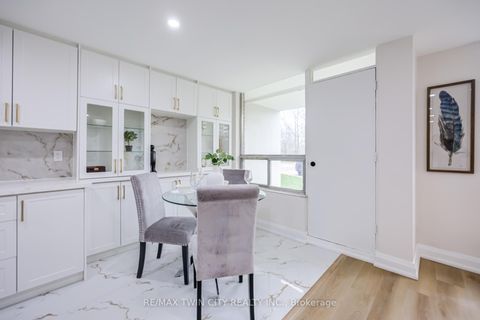 Photo 13 at #304 - 20 Edgecliff Golfway, Flemingdon Park, Toronto