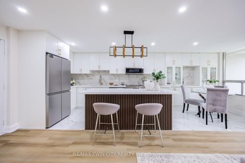 Photo 17 at #304 - 20 Edgecliff Golfway, Flemingdon Park, Toronto