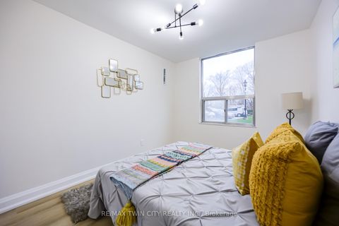 Photo 21 at #304 - 20 Edgecliff Golfway, Flemingdon Park, Toronto