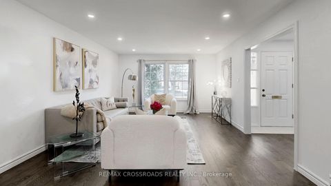 Photo 6 at 349 Banbury Road, Windfields, Toronto