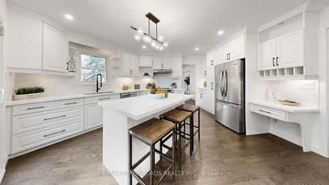 Photo 8 at 349 Banbury Road, Windfields, Toronto