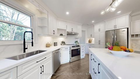 Photo 10 at 349 Banbury Road, Windfields, Toronto