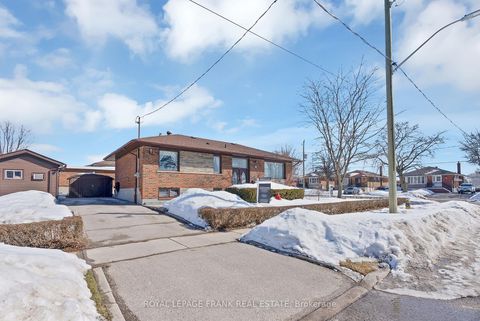 Photo 3 at 1 Deborah Drive, Woburn, Toronto