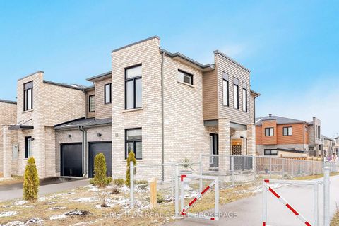 Photo 2 at 52 Fairlane Avenue, Painswick South, Barrie