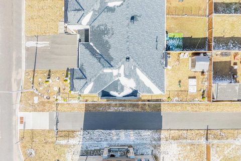 Photo 39 at 52 Fairlane Avenue, Painswick South, Barrie