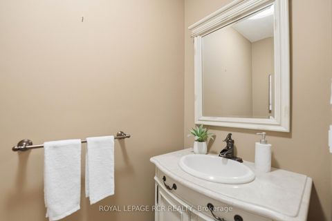 Photo 7 at 437 Heddle Crescent, Wyndham, Newmarket