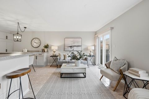 Photo 14 at 437 Heddle Crescent, Wyndham, Newmarket