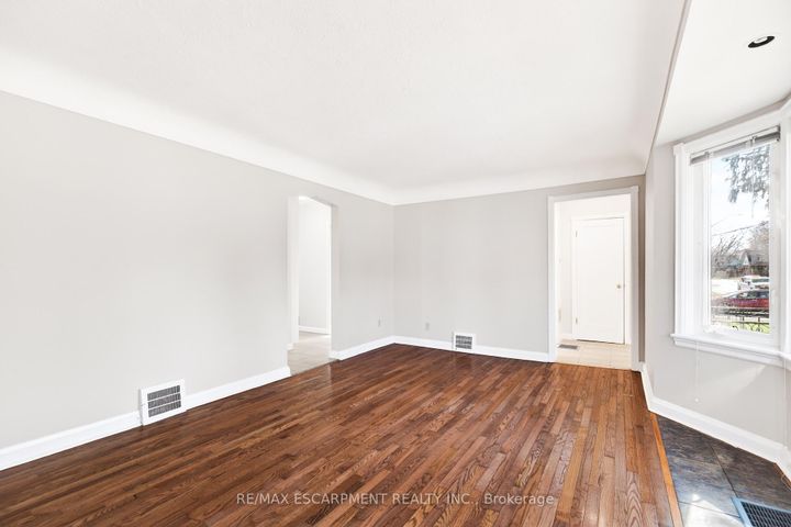 Photo 6 at 269 Queensdale Avenue E, Inch Park, Hamilton