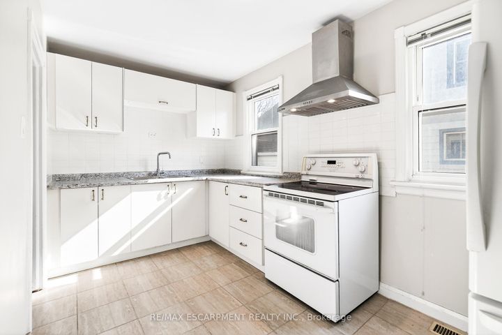 Photo 11 at 269 Queensdale Avenue E, Inch Park, Hamilton