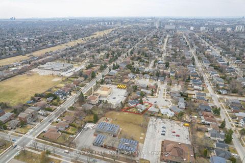 Photo 6 at 15 Willimart Court, Newtonbrook West, Toronto