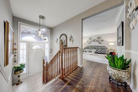 Photo 8 at 15 Willimart Court, Newtonbrook West, Toronto