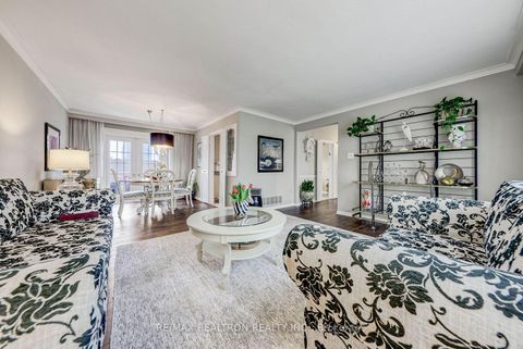 Photo 11 at 15 Willimart Court, Newtonbrook West, Toronto