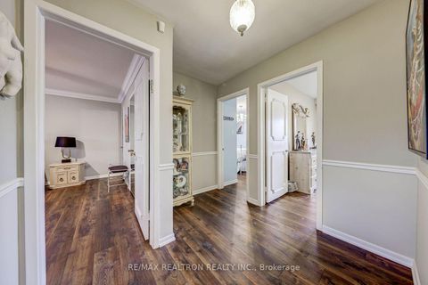 Photo 20 at 15 Willimart Court, Newtonbrook West, Toronto