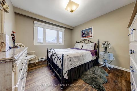 Photo 22 at 15 Willimart Court, Newtonbrook West, Toronto