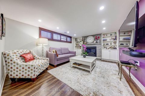 Photo 26 at 15 Willimart Court, Newtonbrook West, Toronto