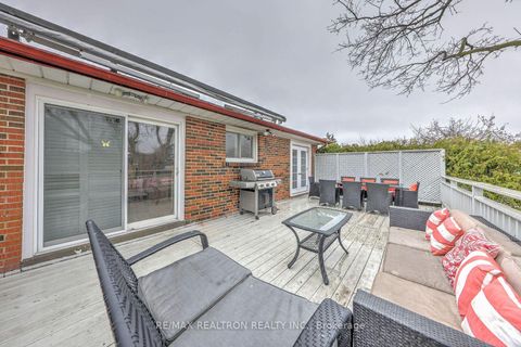 Photo 38 at 15 Willimart Court, Newtonbrook West, Toronto