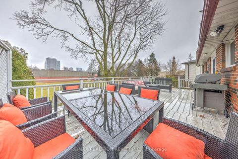 Photo 41 at 15 Willimart Court, Newtonbrook West, Toronto