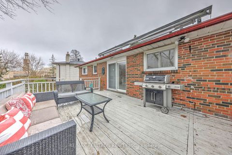 Photo 42 at 15 Willimart Court, Newtonbrook West, Toronto
