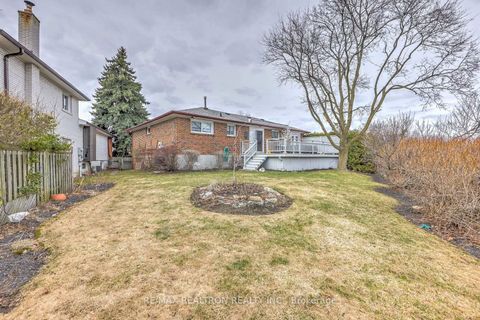 Photo 44 at 15 Willimart Court, Newtonbrook West, Toronto