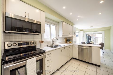 Photo 6 at 85 Colvin Crescent, Brownridge, Vaughan