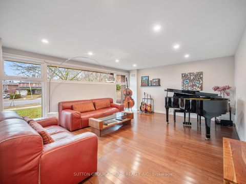 Photo 5 at 8 Foxdale Court, Steeles, Toronto