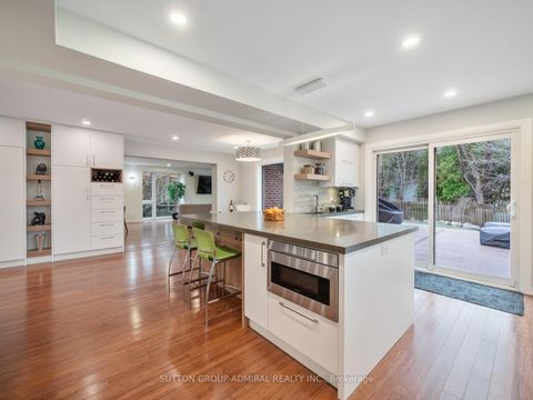 Photo 14 at 8 Foxdale Court, Steeles, Toronto