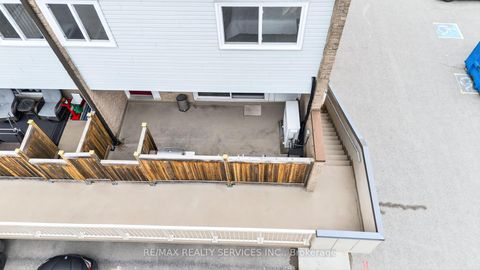 Photo 4 at 179 Milestone Crescent, Aurora Village, Aurora