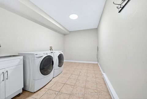 Photo 5 at 179 Milestone Crescent, Aurora Village, Aurora