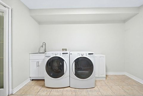 Photo 6 at 179 Milestone Crescent, Aurora Village, Aurora