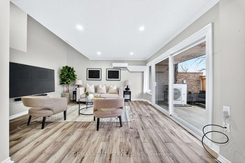 Photo 12 at 179 Milestone Crescent, Aurora Village, Aurora