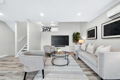 Photo 13 at 179 Milestone Crescent, Aurora Village, Aurora