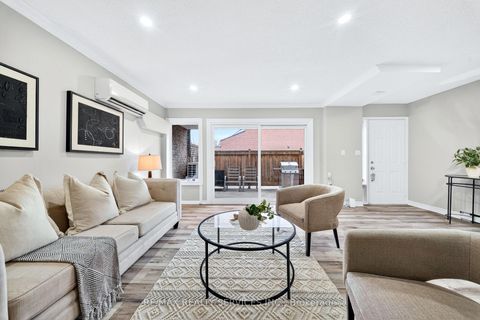 Photo 15 at 179 Milestone Crescent, Aurora Village, Aurora