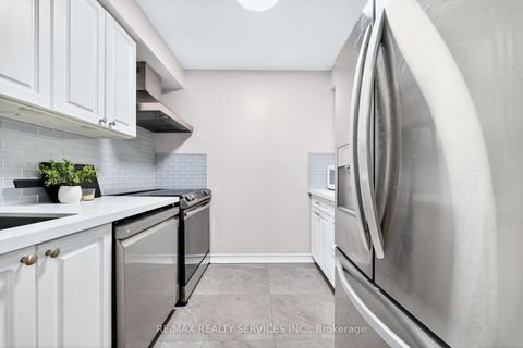 Photo 21 at 179 Milestone Crescent, Aurora Village, Aurora