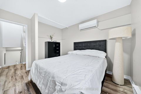 Photo 26 at 179 Milestone Crescent, Aurora Village, Aurora