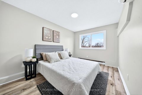 Photo 28 at 179 Milestone Crescent, Aurora Village, Aurora