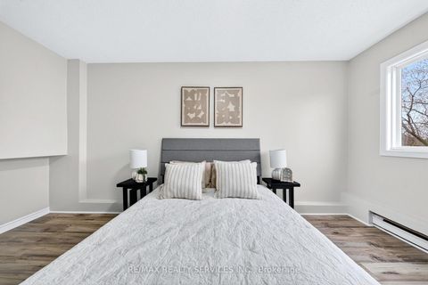 Photo 30 at 179 Milestone Crescent, Aurora Village, Aurora