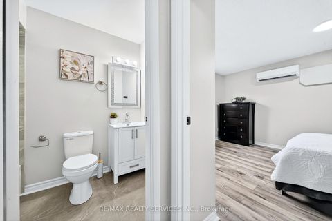 Photo 31 at 179 Milestone Crescent, Aurora Village, Aurora