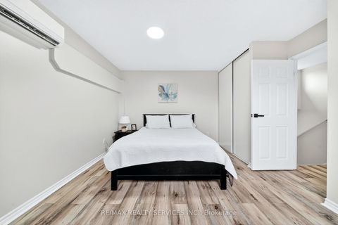 Photo 33 at 179 Milestone Crescent, Aurora Village, Aurora