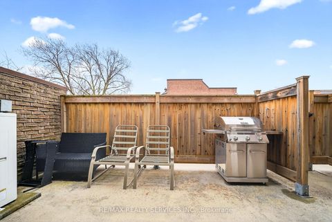 Photo 41 at 179 Milestone Crescent, Aurora Village, Aurora