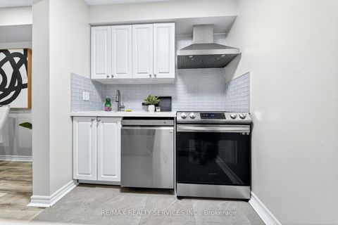 Photo 43 at 179 Milestone Crescent, Aurora Village, Aurora