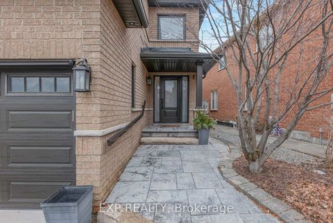 Photo 1 at 138 Princeton Gate, Maple, Vaughan