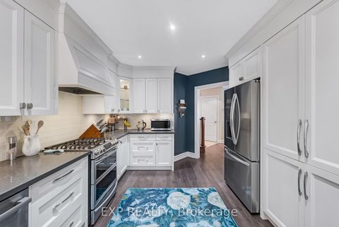 Photo 6 at 138 Princeton Gate, Maple, Vaughan