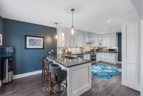 Photo 10 at 138 Princeton Gate, Maple, Vaughan