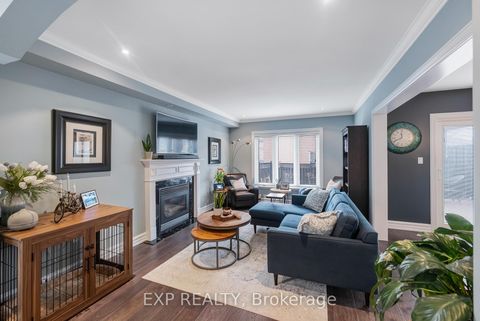 Photo 12 at 138 Princeton Gate, Maple, Vaughan