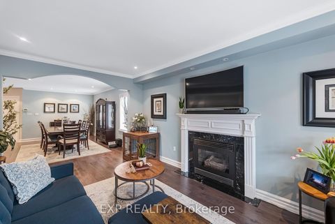 Photo 14 at 138 Princeton Gate, Maple, Vaughan
