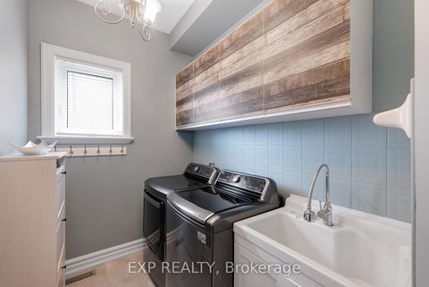 Photo 17 at 138 Princeton Gate, Maple, Vaughan