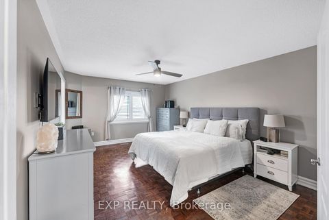 Photo 19 at 138 Princeton Gate, Maple, Vaughan