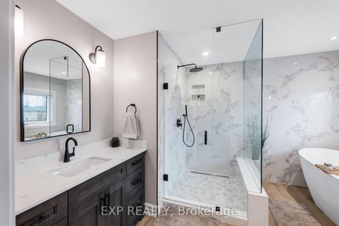 Photo 21 at 138 Princeton Gate, Maple, Vaughan