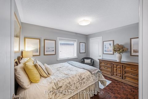 Photo 24 at 138 Princeton Gate, Maple, Vaughan